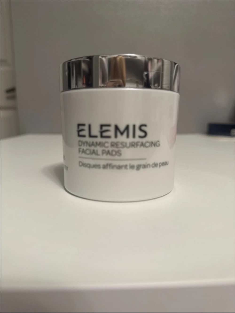 ELEMIS White and Silver Dynamic Resurfacing Facial Pads Jar